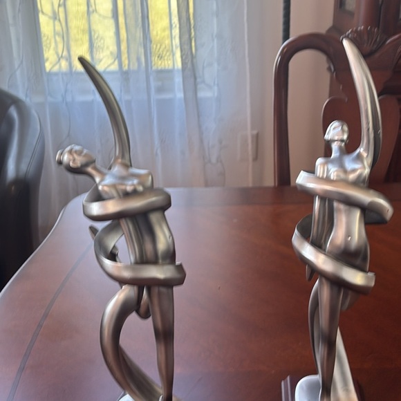 Dancing Girl Sculpture - Picture 3 of 3